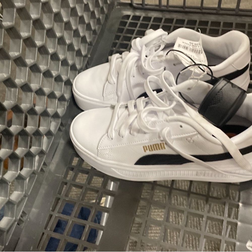PUMA Women's Smash Platform V3 Sneaker